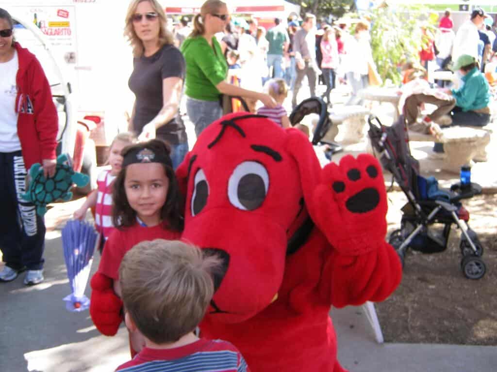 Drama King With Clifford the Big Red Dog