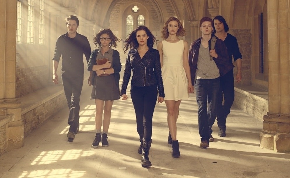 Vampire Academy cast walking in a hallway