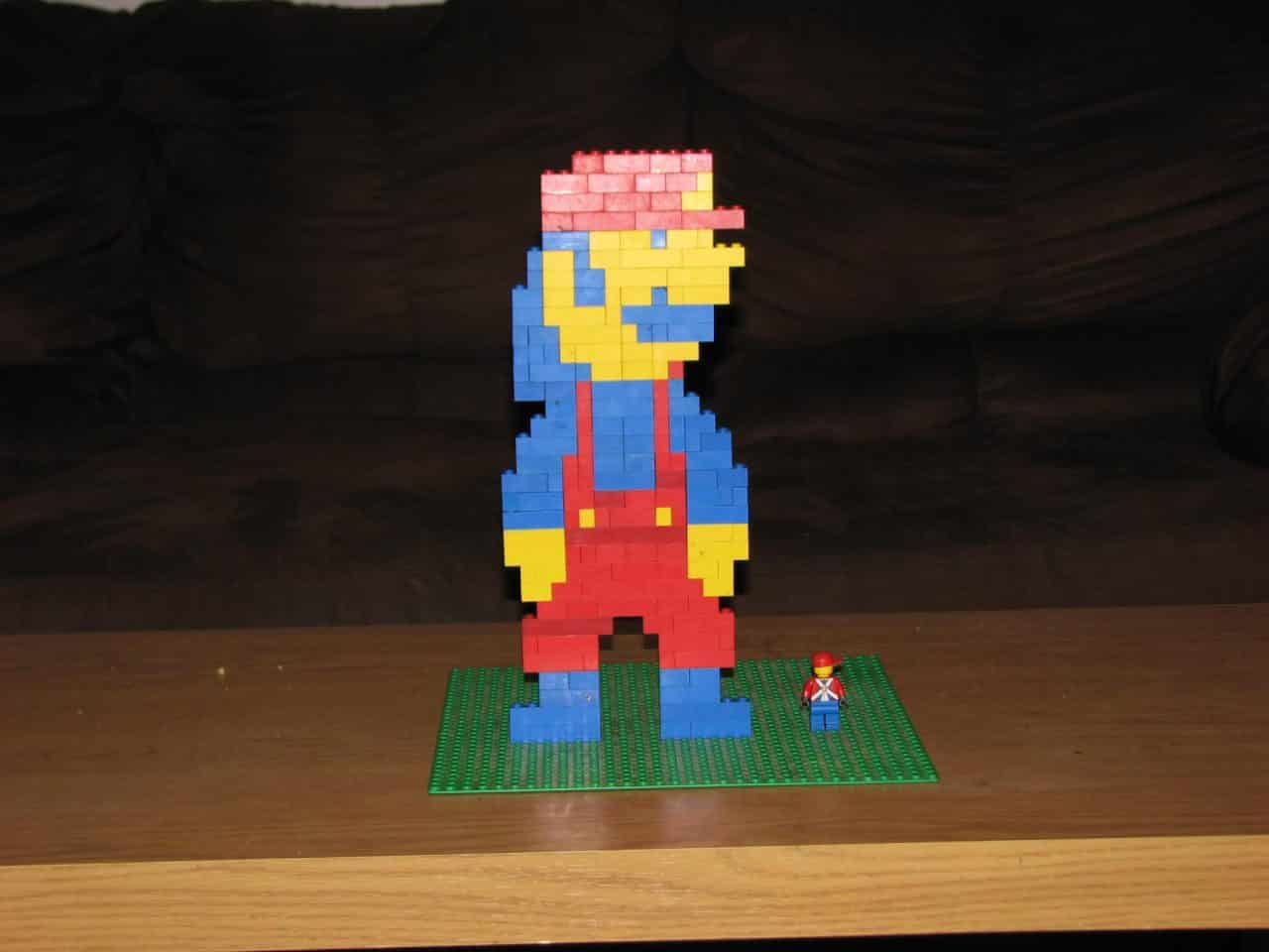 8 bit Super Mario out of LEGO blocks